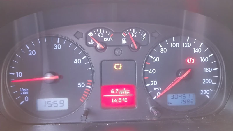 VW Caravelle 2.5TDI 151kc Кожа Клима , снимка 14 - Бусове и автобуси - 53027800