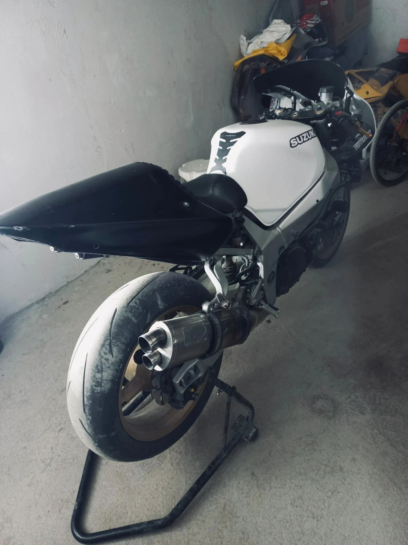 Suzuki Gsxr K2 750 НА ЧАСТИ, снимка 2 - Мотоциклети и мототехника - 54487974