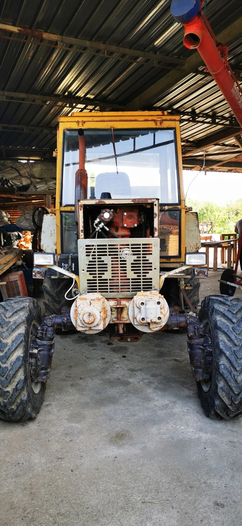 Трактор Болгар ТК 82, снимка 2 - Селскостопанска техника - 52703856