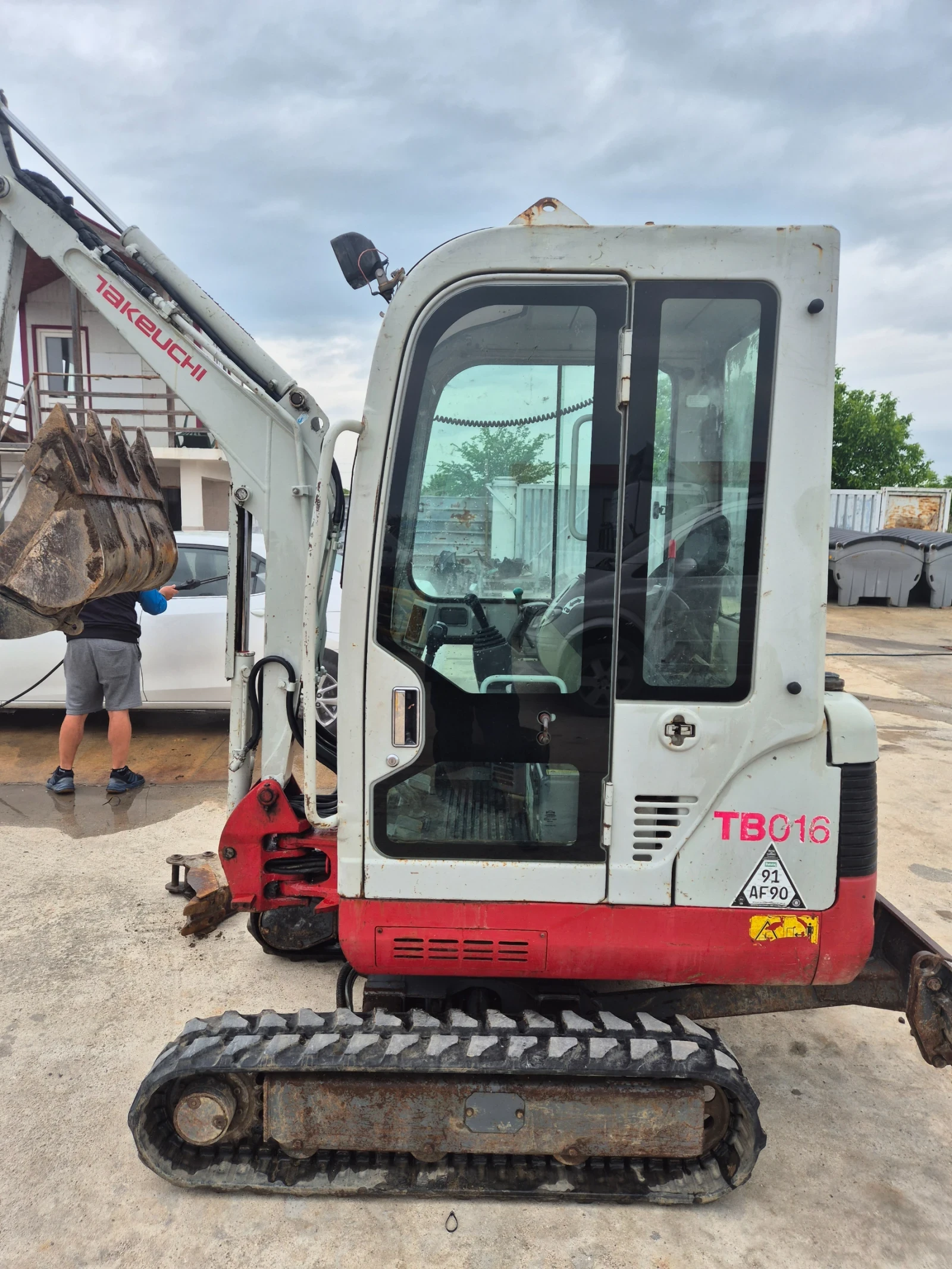  Takeuchi   | Mobile.bg   14