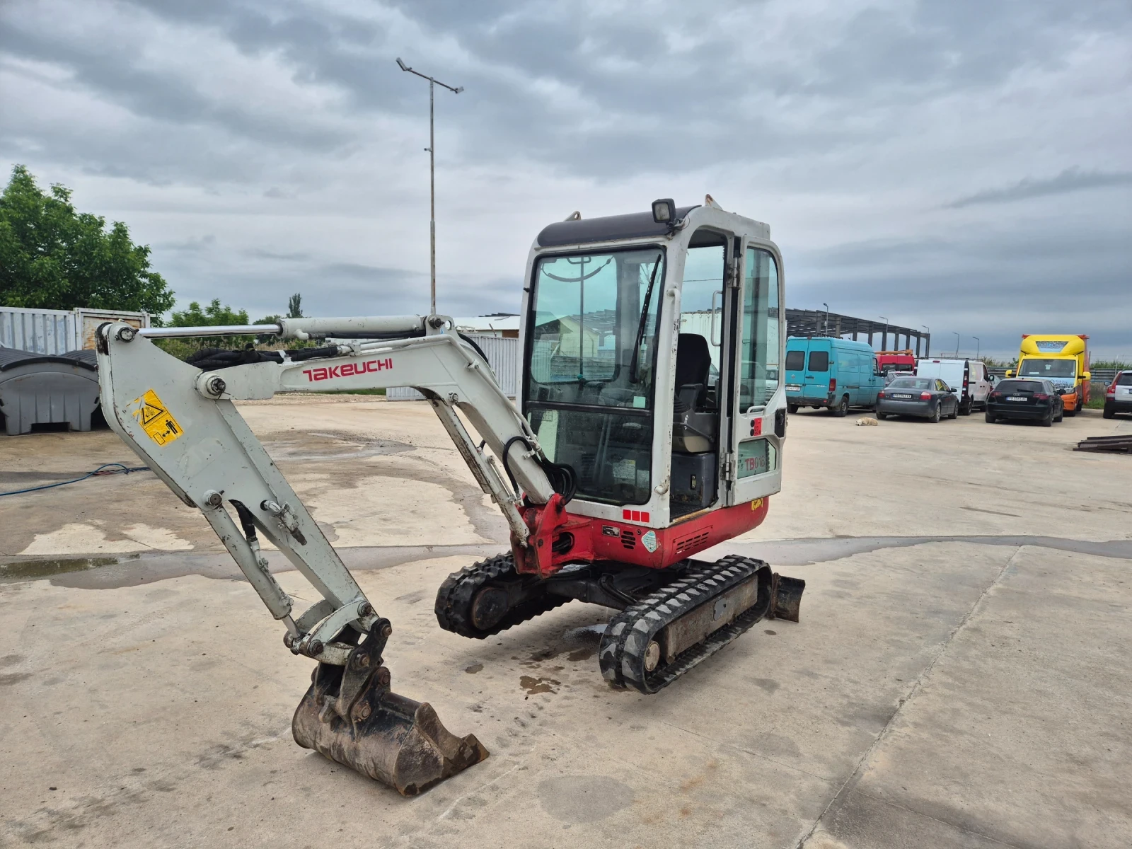  Takeuchi   | Mobile.bg   1