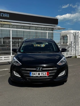Hyundai I30 1.6 CRDi кожа, тъч навигация с камера, кейлес, , снимка 8