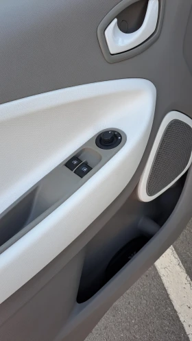 Renault Zoe, снимка 9
