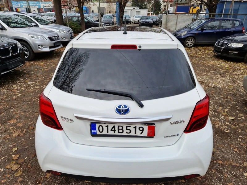 Toyota Yaris Хибрид, снимка 5 - Автомобили и джипове - 43396543