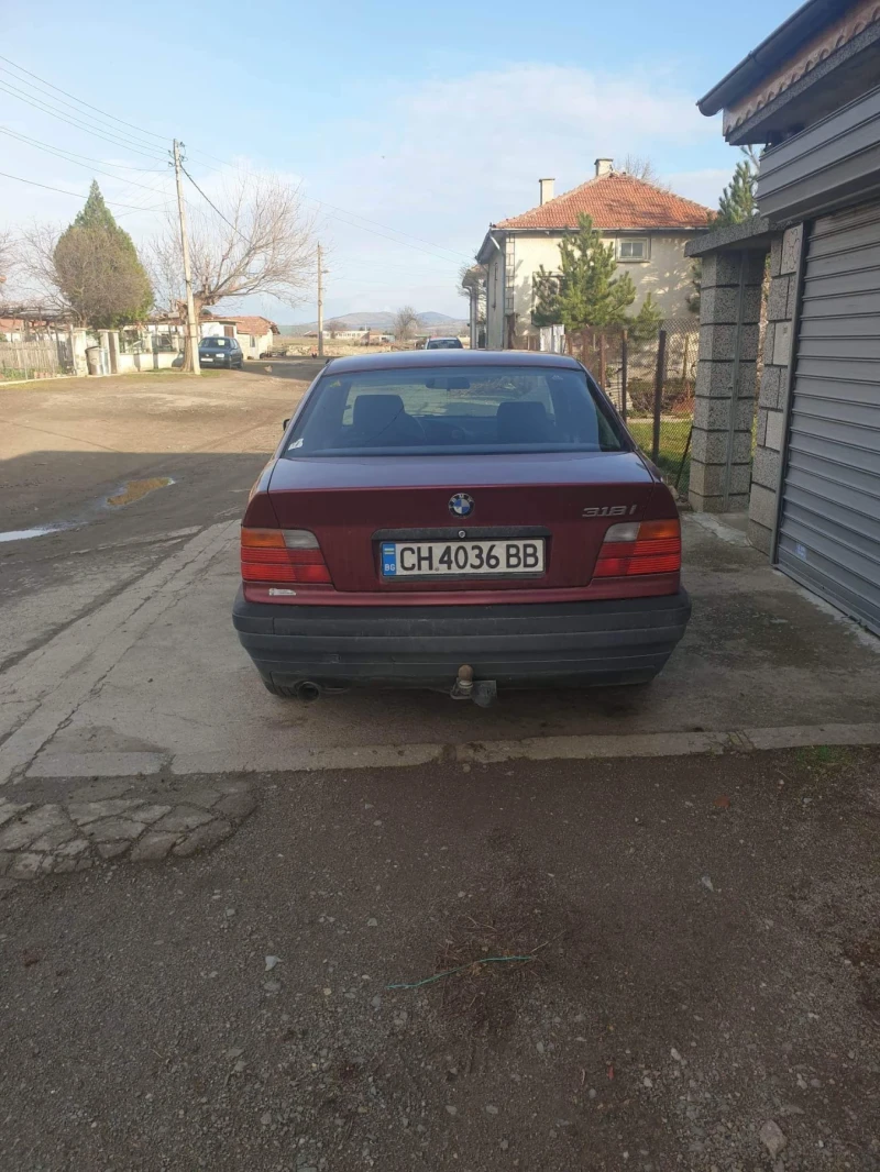 BMW 318, снимка 12 - Автомобили и джипове - 48966660