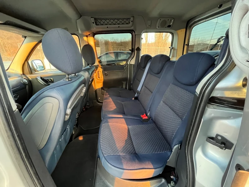 Citroen Berlingo 1.6HDi CLIMA, снимка 12 - Автомобили и джипове - 49444702