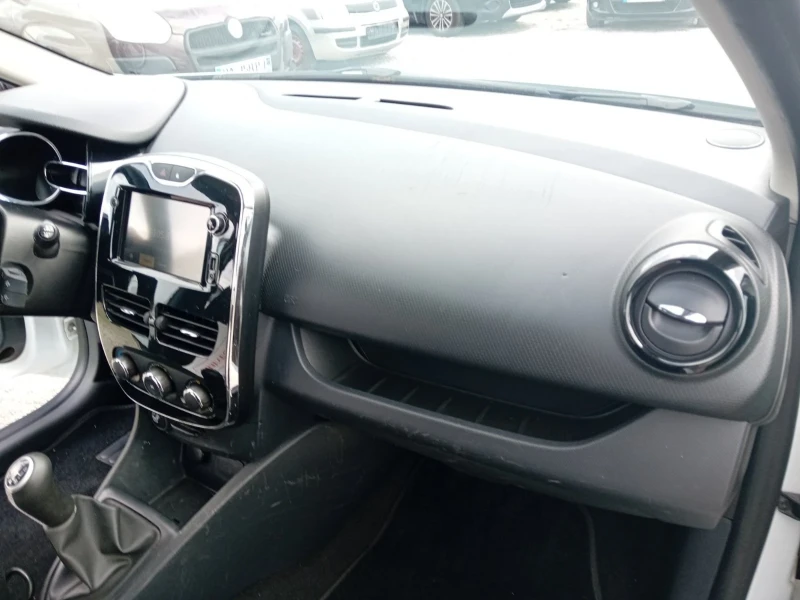 Renault Clio 1.5dci, снимка 12 - Автомобили и джипове - 52261947