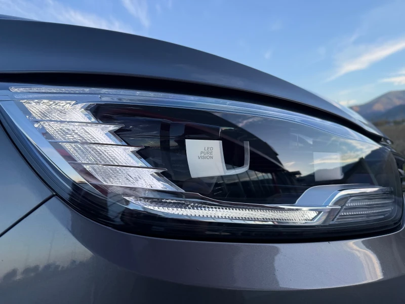 Renault Scenic 1.5 dci PARIS BOSE EDITION, снимка 7 - Автомобили и джипове - 52425853