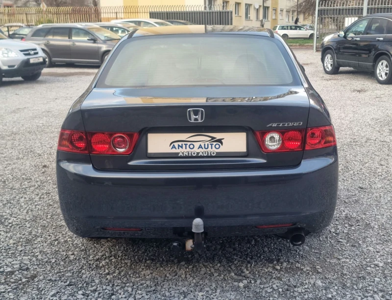 Honda Accord 2.0 i-VTEC, снимка 6 - Автомобили и джипове - 52483573