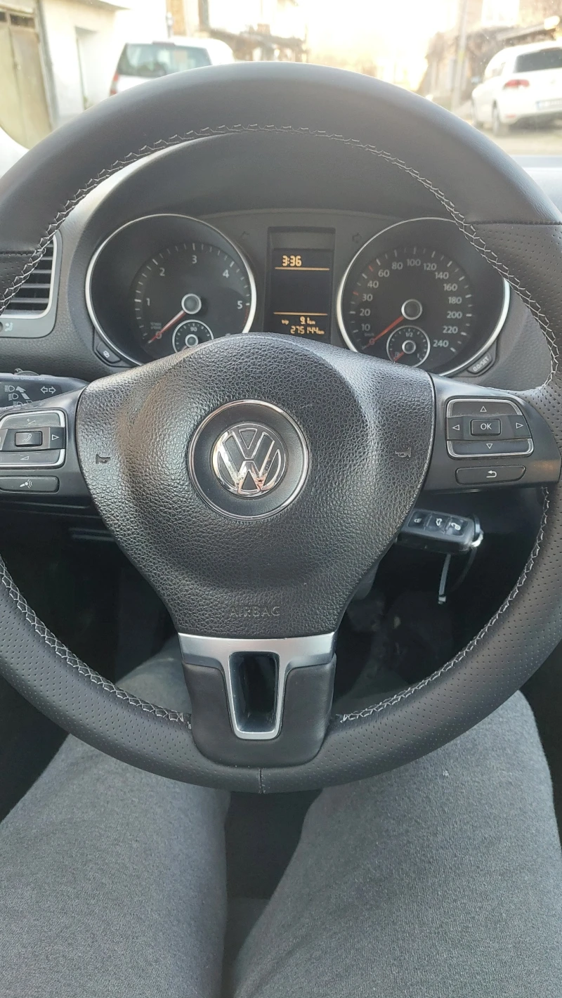 VW Golf 1.6tdi Highline 105hp, снимка 12 - Автомобили и джипове - 53112543