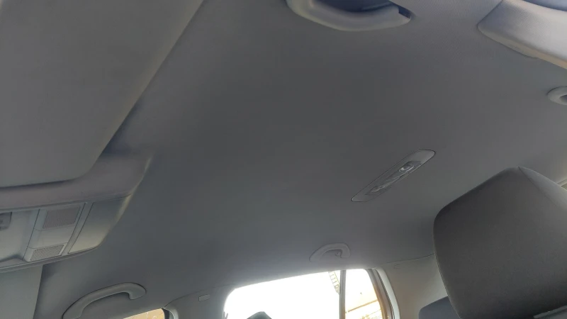 VW Golf 1.6tdi Highline 105hp, снимка 13 - Автомобили и джипове - 53112543