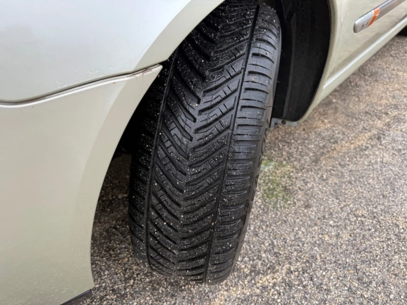 Renault Laguna 1.6i 16V, снимка 9 - Автомобили и джипове - 53412246