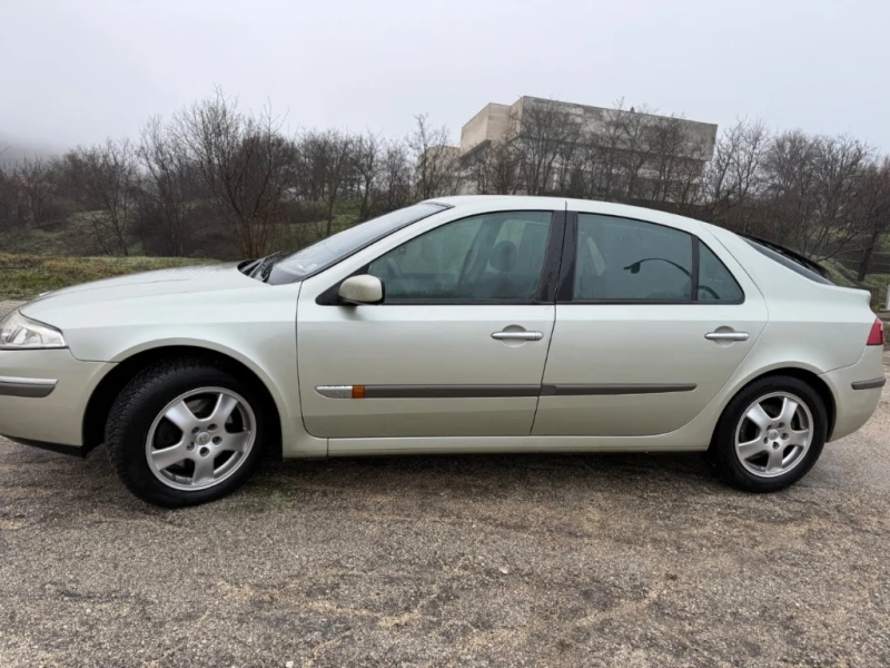 Renault Laguna 1.6i 16V, снимка 2 - Автомобили и джипове - 53412246