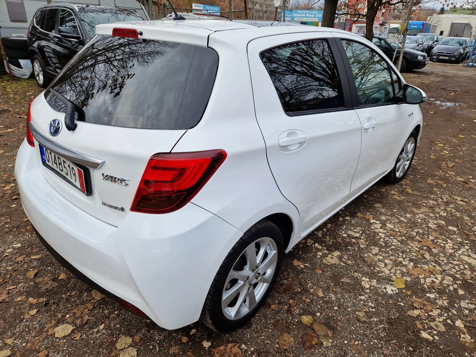 Toyota Yaris Хибрид - изображение 6