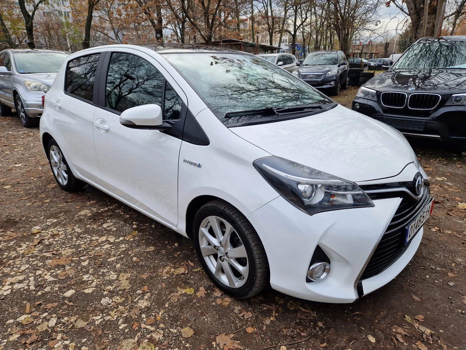 Toyota Yaris Хибрид - изображение 2