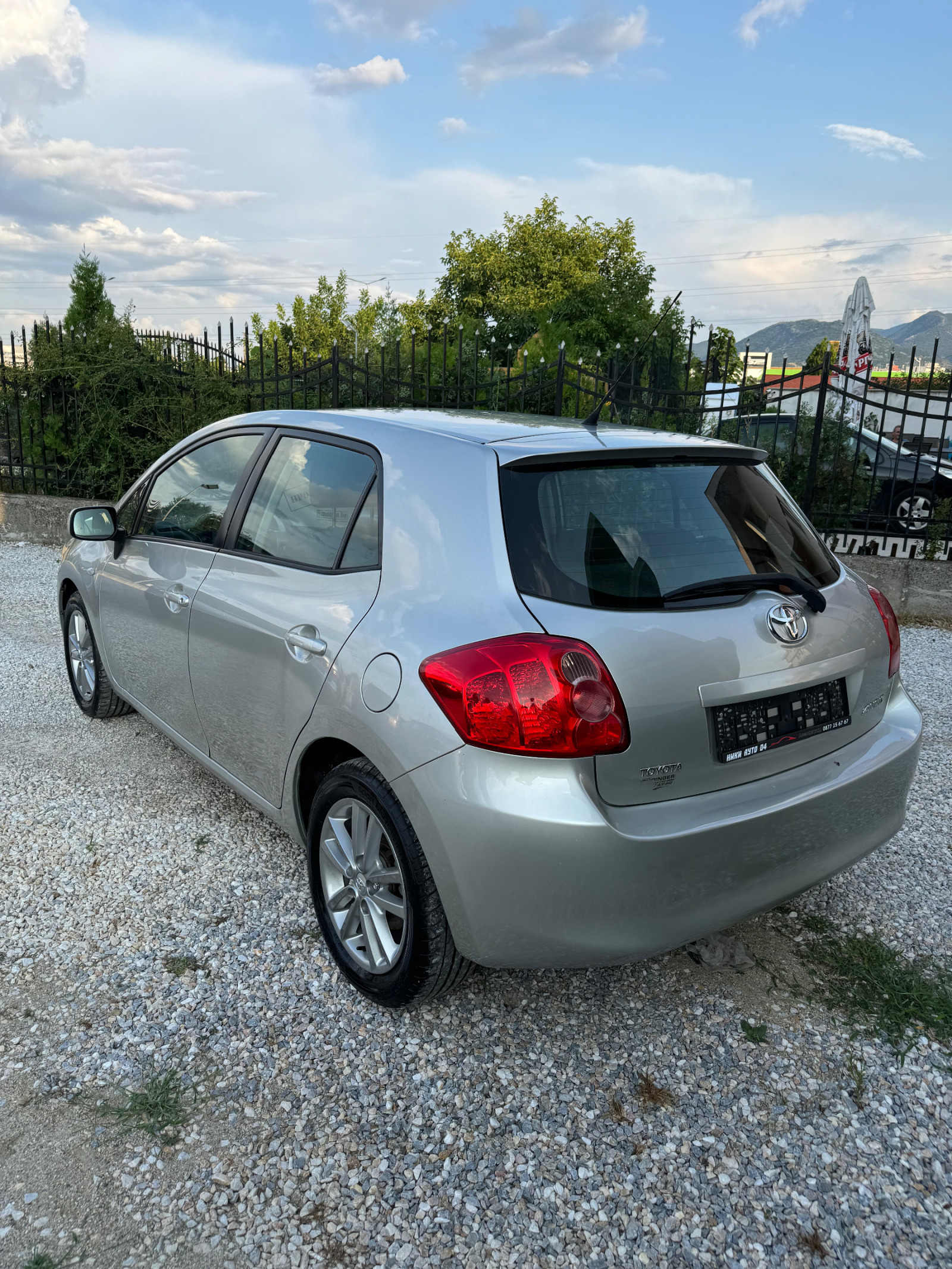 Toyota Auris 1.6 - изображение 3