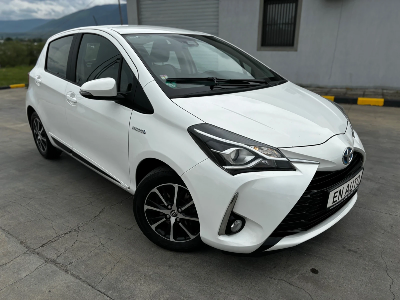 Toyota Yaris 1.5* HYBRID* 129 000 KM* KTEO* COC*  - изображение 3