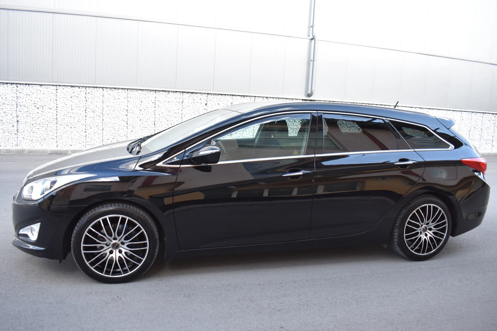 Hyundai I40 1.7GRDI/136kc= KEYLESSGO= NAVI= ОТЛИЧЕН!!! - изображение 2