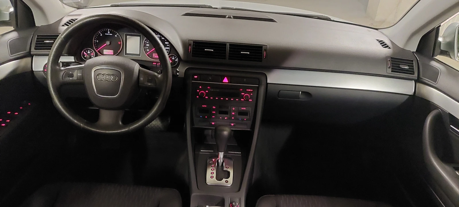 Audi A4 140ps Автоматик - изображение 7