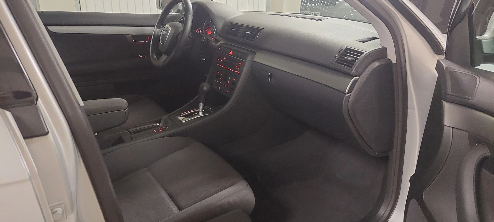 Audi A4 140ps Автоматик - изображение 8