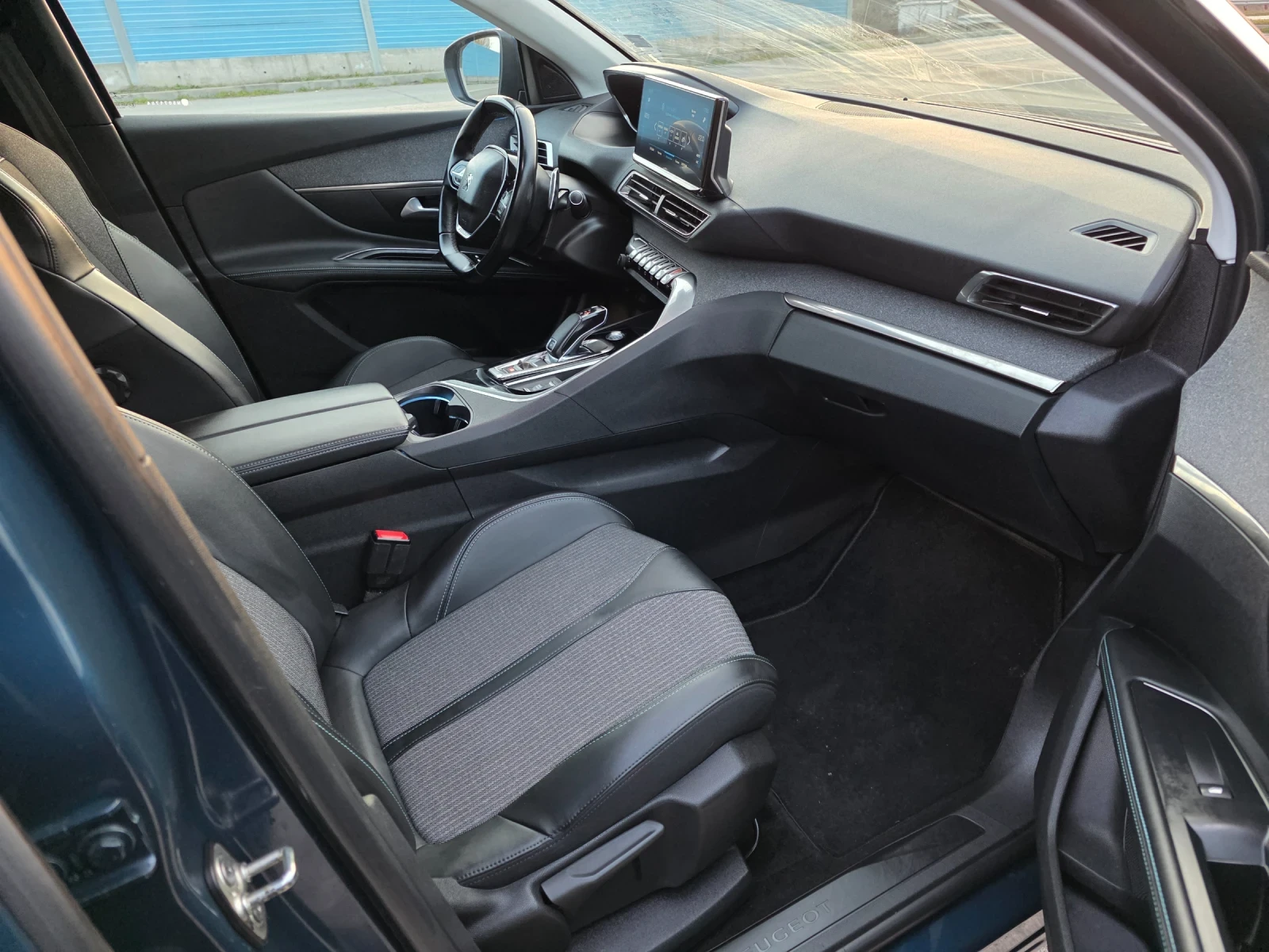 Peugeot 5008 2.0 HDI 180kc ЕАТ8, снимка 13 - Автомобили и джипове - 53256125