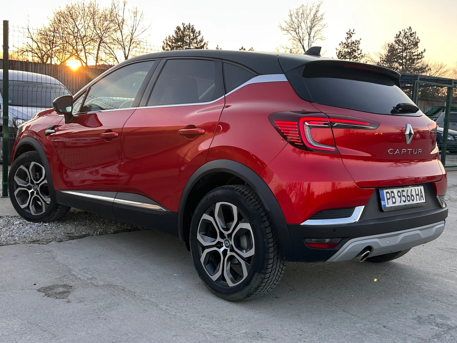 Renault Captur Intense Full Pack, снимка 3 - Автомобили и джипове - 53748781