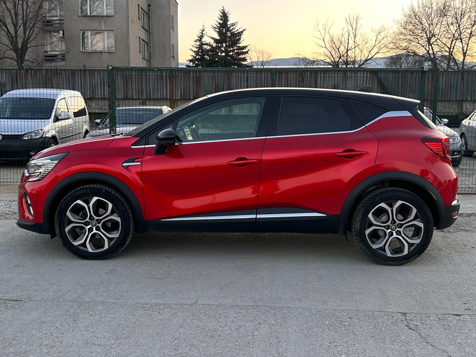 Renault Captur Intense Full Pack, снимка 2 - Автомобили и джипове - 53748781