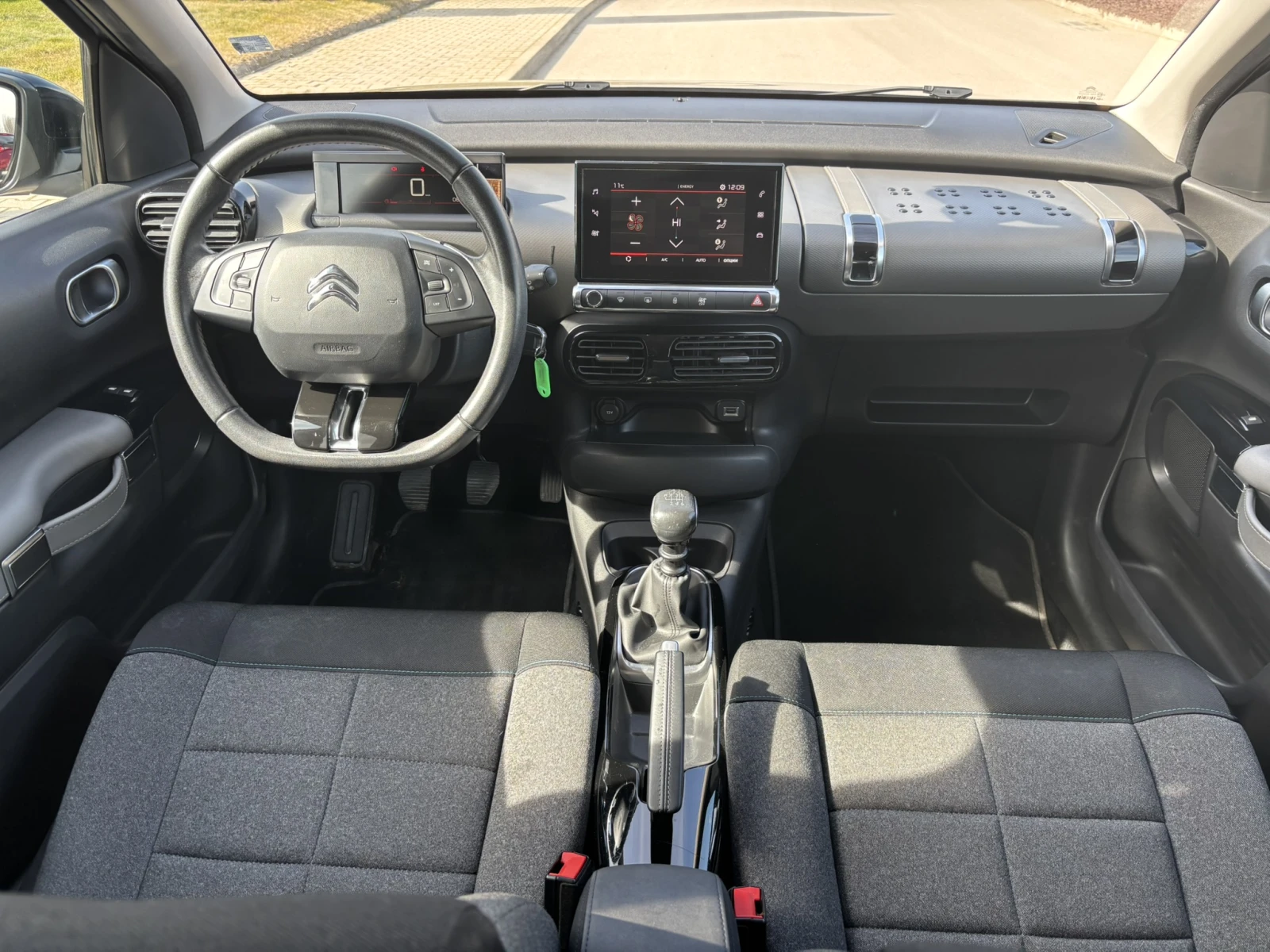 Citroen C4 Cactus, снимка 15 - Автомобили и джипове - 53826451