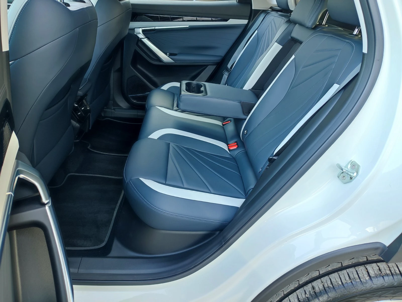 Geely Starray GK FWD 1.5 (174hp) 7 DCT, снимка 13 - Автомобили и джипове - 53959245