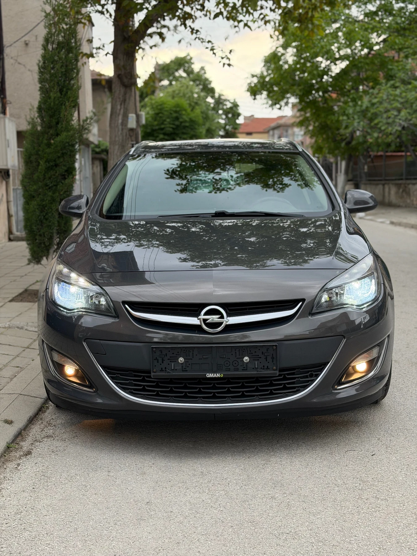 Opel Astra SPORTS TOURER 1.7D 110кс 2014г * 162х км Реални* 