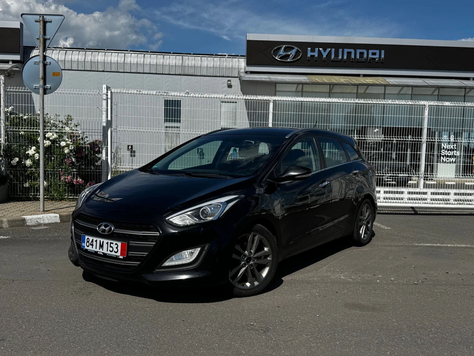 Hyundai I30 1.6 CRDi кожа, тъч навигация с камера, кейлес, 