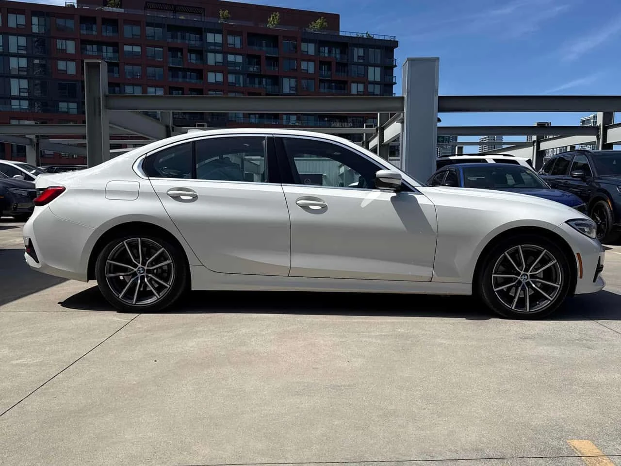 BMW 330 * 330i xDrive * CARFAX * ЦЕНА ДО БГ, снимка 3 - Автомобили и джипове - 54901493