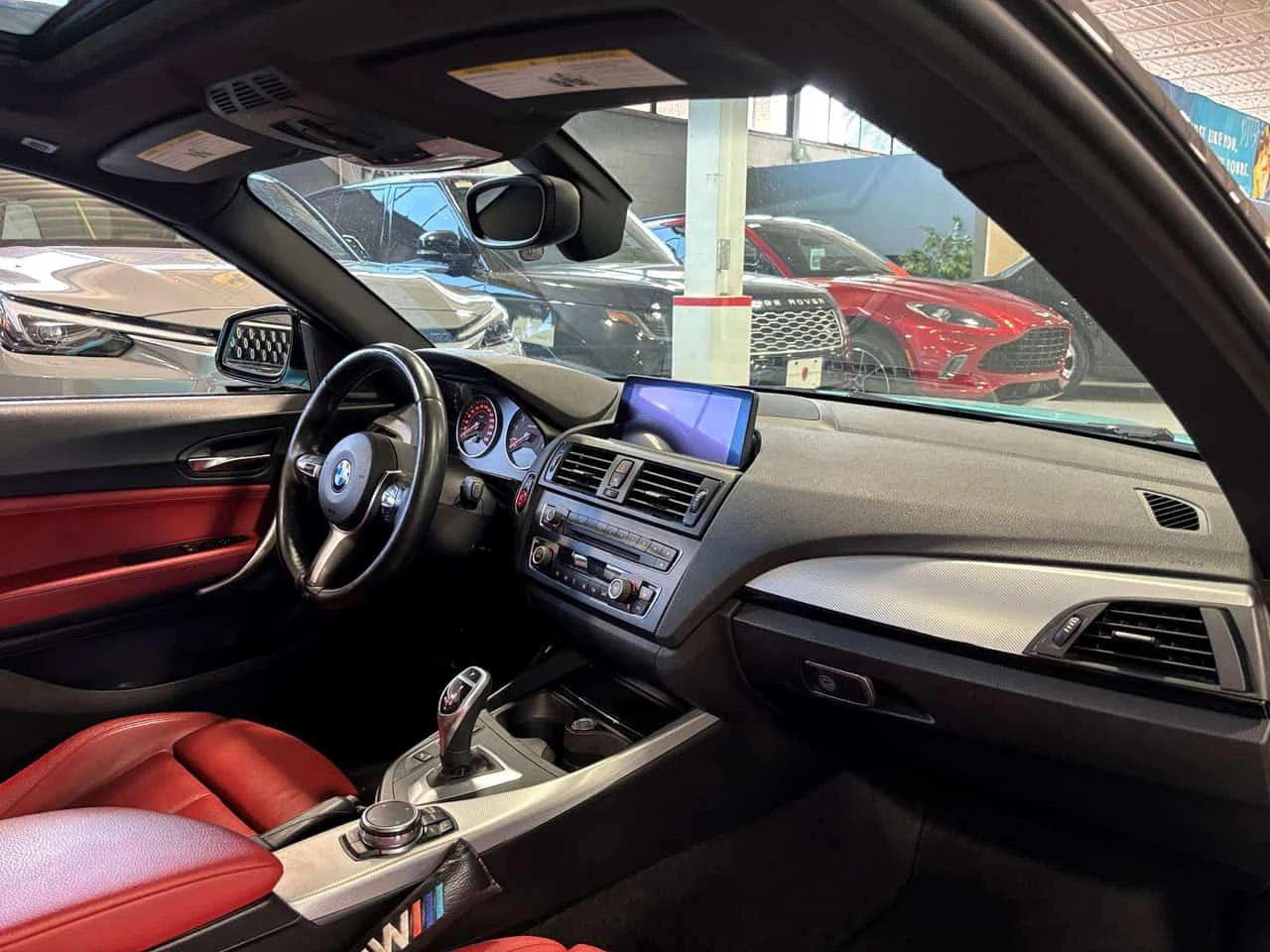 BMW 235 * M235i| COUPE| RWD| REDLEATHER| EXHAUST| HARMANKA, снимка 11 - Автомобили и джипове - 54934475