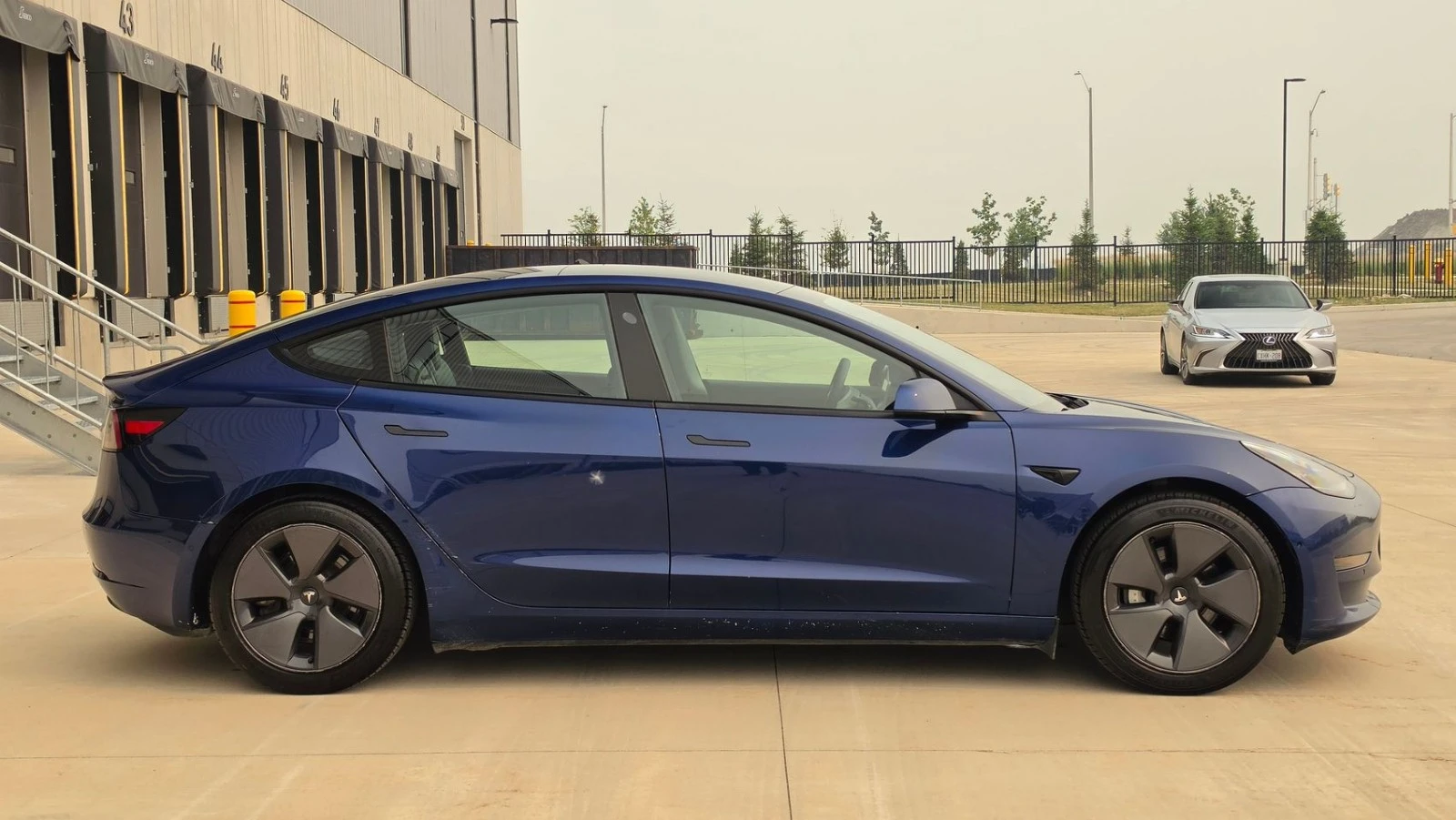 Tesla Model 3 STANDARD RANGE ЦЕНА ДО БЪЛГАРИЯ АВТОКРЕДИТ, снимка 4 - Автомобили и джипове - 55458800