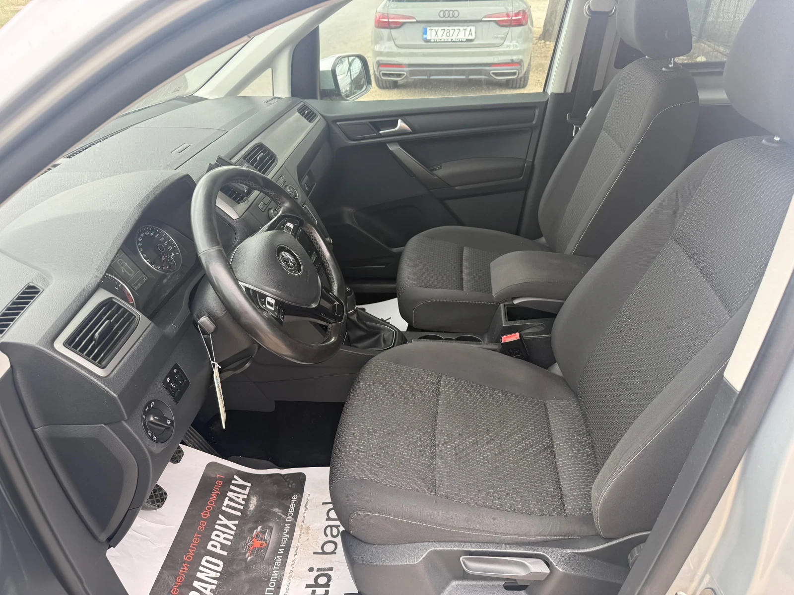 VW Caddy MAXI, снимка 9 - Автомобили и джипове - 55726047
