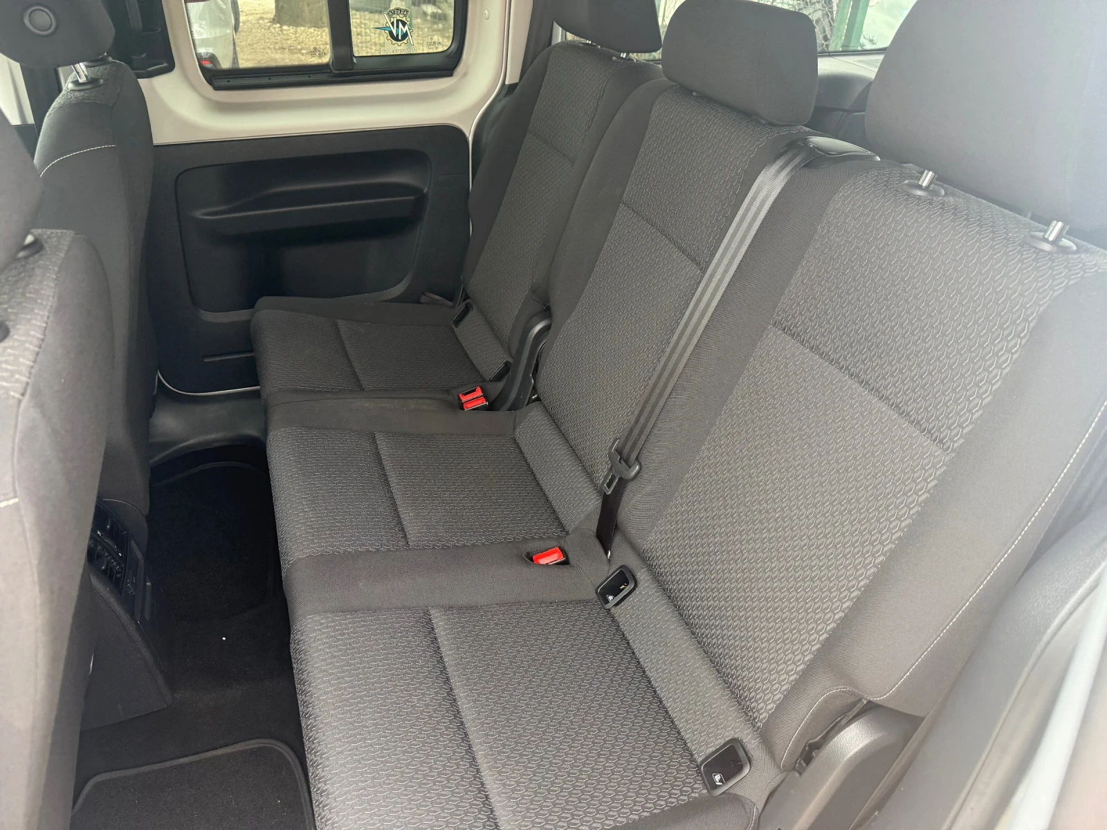 VW Caddy MAXI, снимка 13 - Автомобили и джипове - 55726047