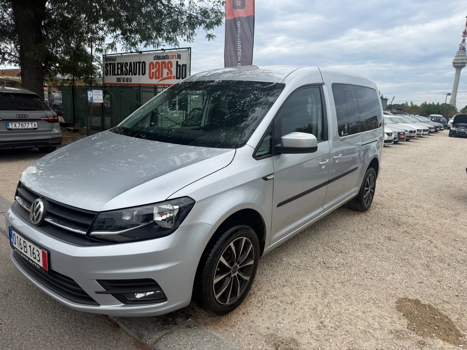 VW Caddy MAXI, снимка 3 - Автомобили и джипове - 55726047