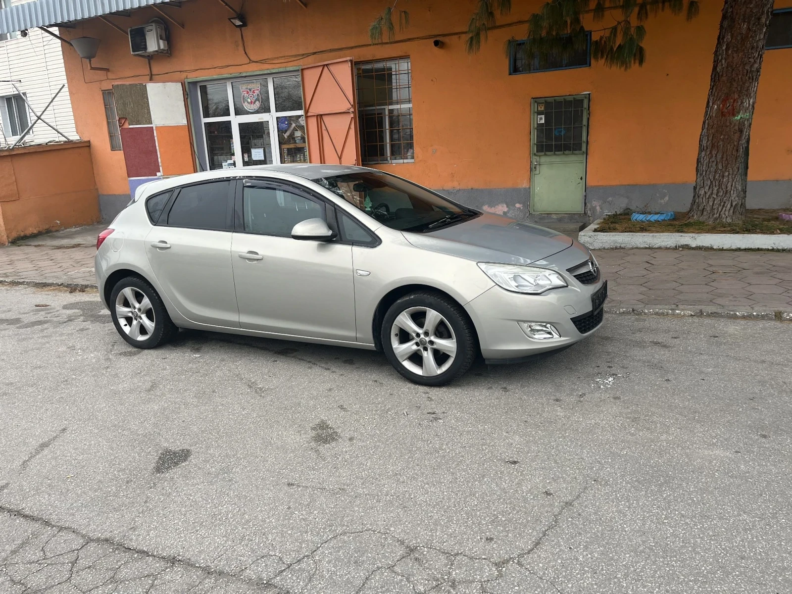 Opel Astra Benzin/1, 4/140�.�. | Mobile.bg � ����������� 5