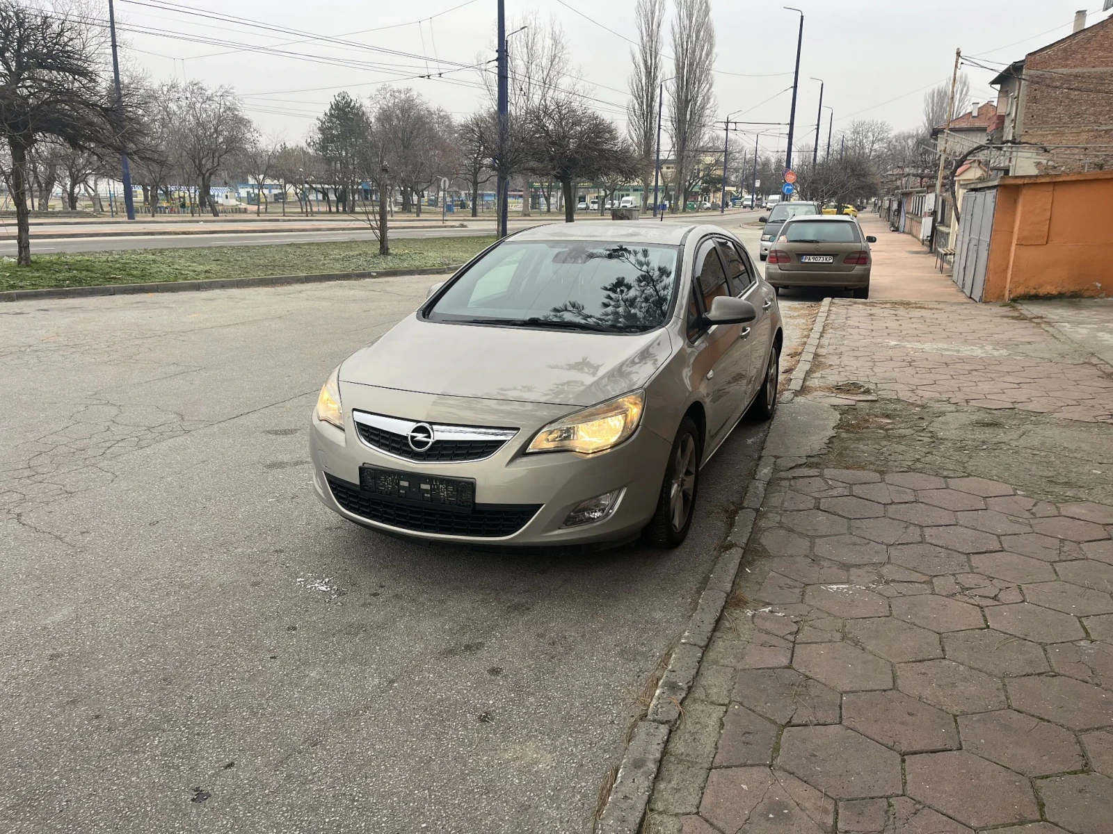 Opel Astra Benzin/1, 4/140�.�. | Mobile.bg � ����������� 14