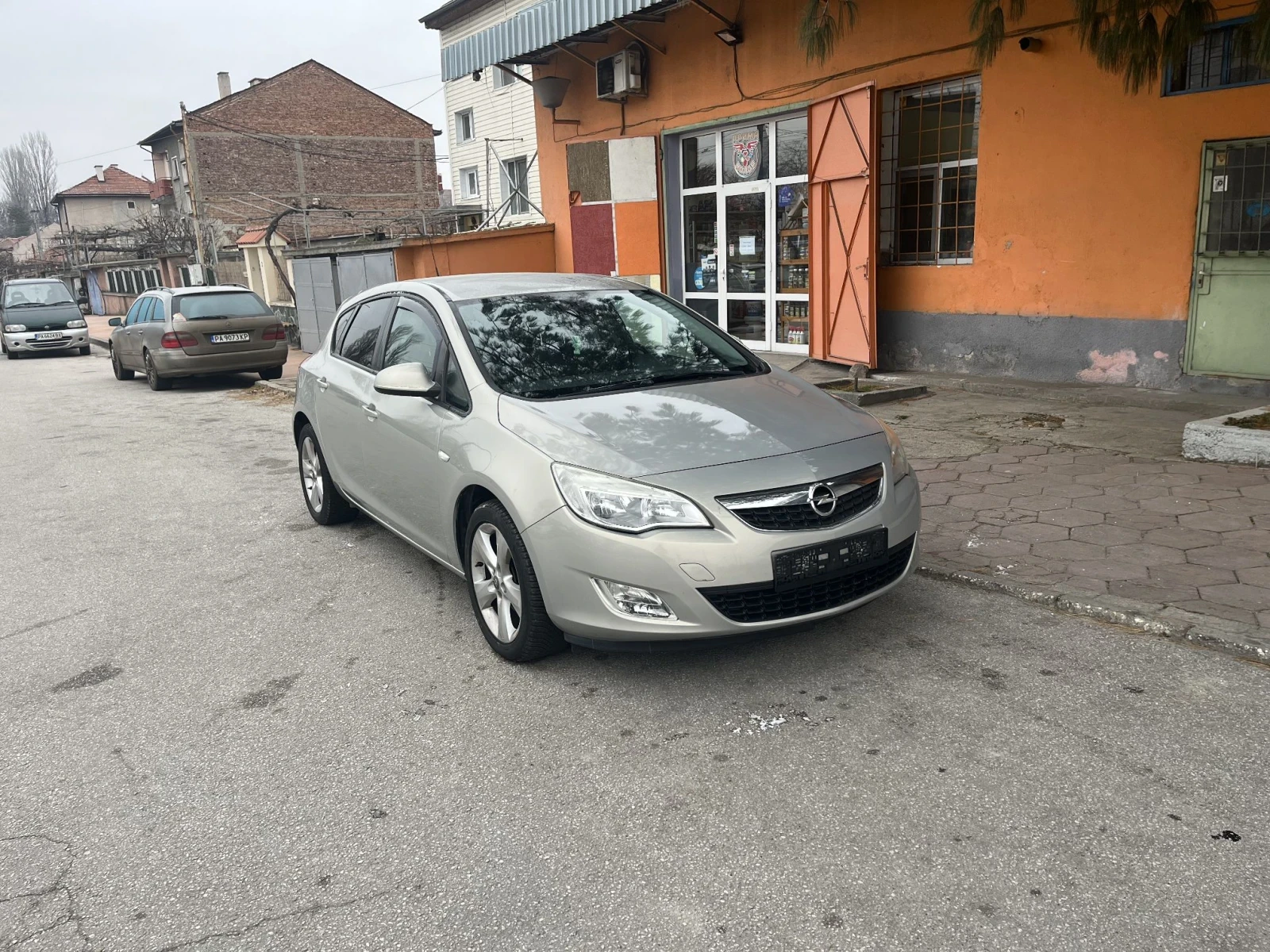 Opel Astra Benzin/1, 4/140к.с.