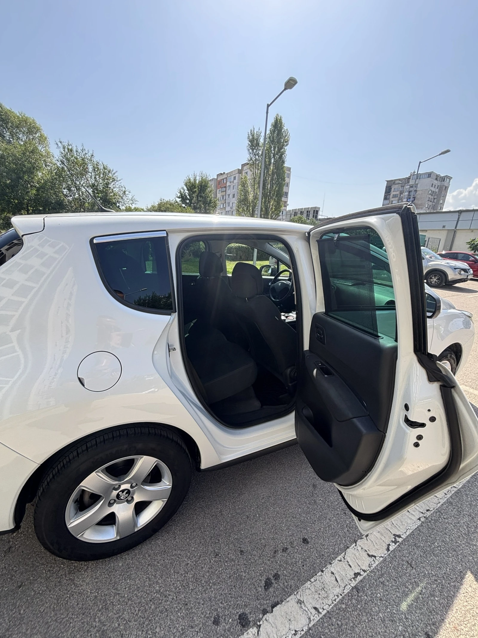 Peugeot 3008 1.6 BlueHDI, снимка 8 - Автомобили и джипове - 55899387