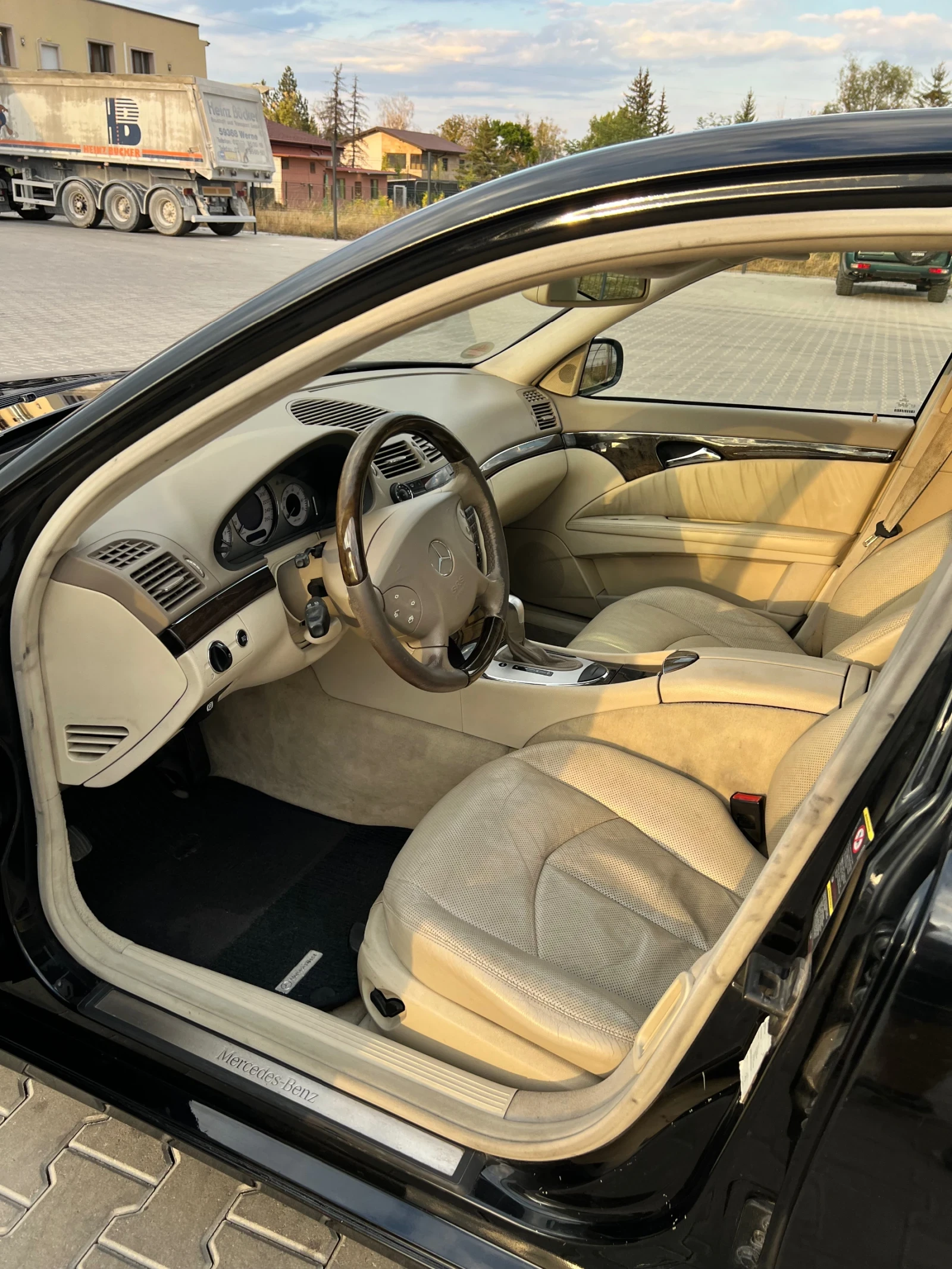 Mercedes-Benz E 320 Нов внос, снимка 7 - Автомобили и джипове - 56155234