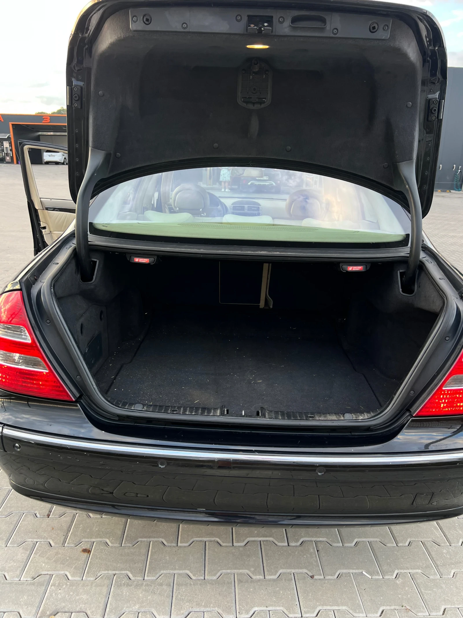 Mercedes-Benz E 320 Нов внос, снимка 17 - Автомобили и джипове - 56155234