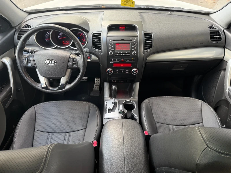 Kia Sorento 2.2CRDi* 4x4* Ky-Less* Автоматик* ПАРКТРОНИК* КОЖА, снимка 13 - Автомобили и джипове - 51723572