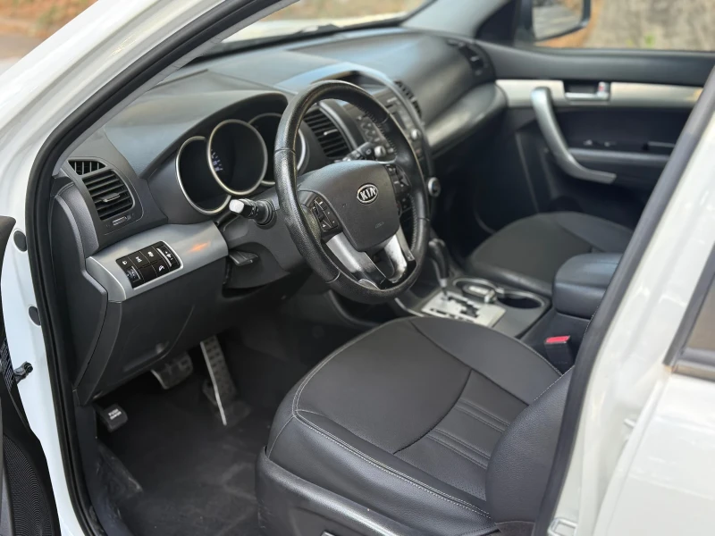 Kia Sorento 2.2CRDi* 4x4* Ky-Less* Автоматик* ПАРКТРОНИК* КОЖА, снимка 7 - Автомобили и джипове - 51723572