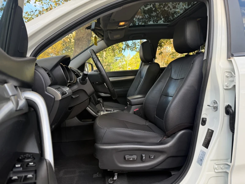 Kia Sorento 2.2CRDi* 4x4* Ky-Less* Автоматик* ПАРКТРОНИК* КОЖА, снимка 8 - Автомобили и джипове - 51723572