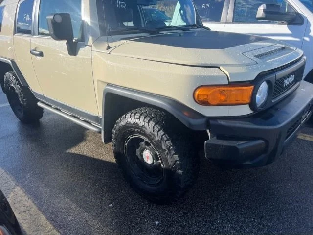 Toyota Fj cruiser 1 СОБСТВЕНИК КРАЙНА ЦЕНА СЕРВИЗНА ИСТОРИЯ, снимка 3 - Автомобили и джипове - 48552940