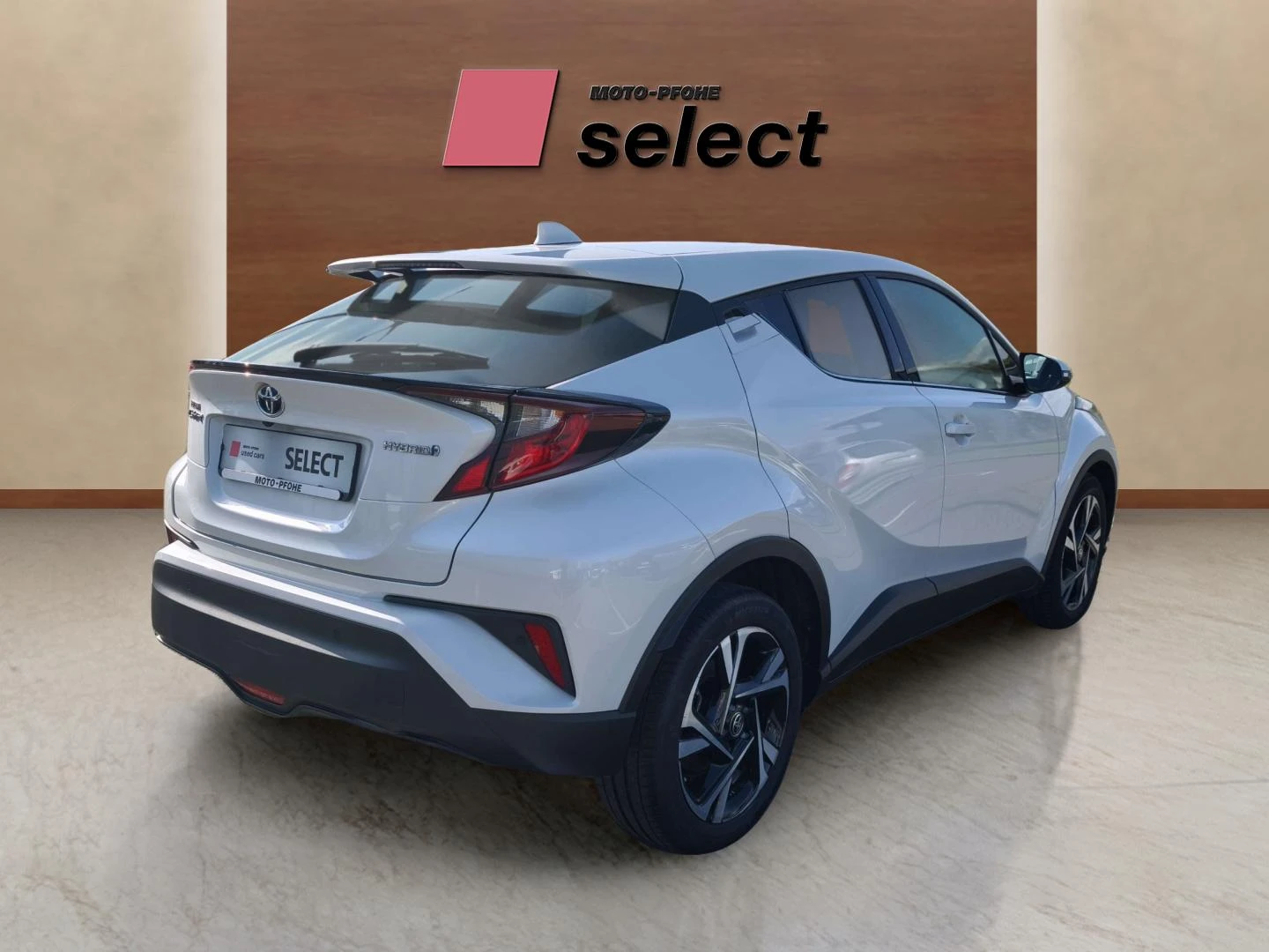 Toyota C-HR 1.8 - изображение 4