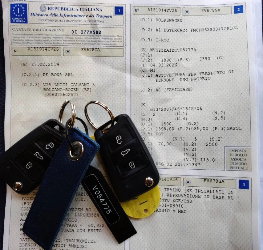 VW T-Roc VIRTUAL COCKPIT-1.6TDI-116кс-6ск.-БЕЗУПРЕЧЕН!!, снимка 17 - Автомобили и джипове - 53865540