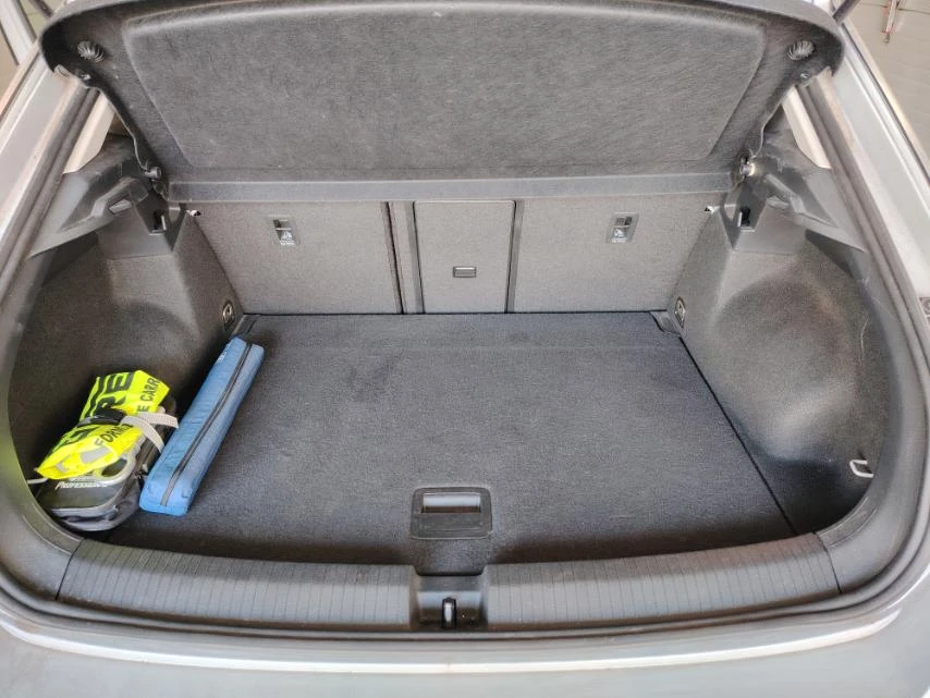 VW T-Roc VIRTUAL COCKPIT-1.6TDI-116кс-6ск.-БЕЗУПРЕЧЕН!!, снимка 15 - Автомобили и джипове - 53865540